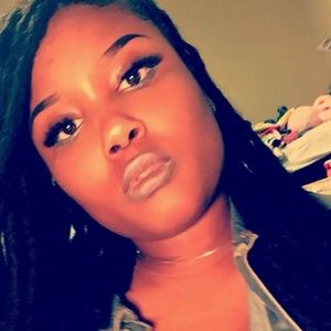 Meet your Posher, Gaila